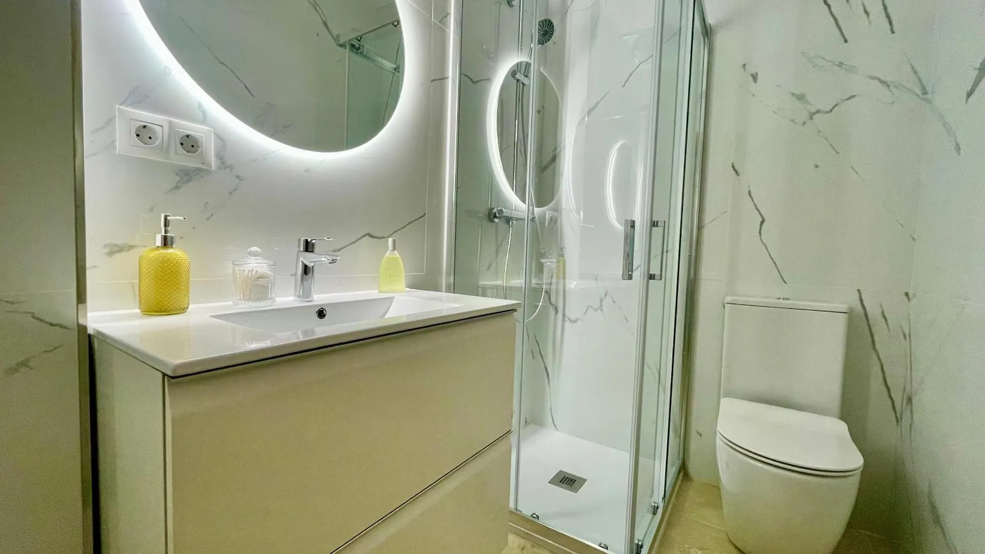 Eva Recommends Catedral Confort II Apartment Seville Spain
